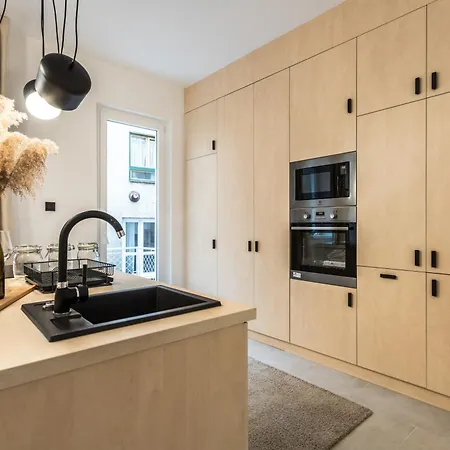 R&l - Center Apartman *